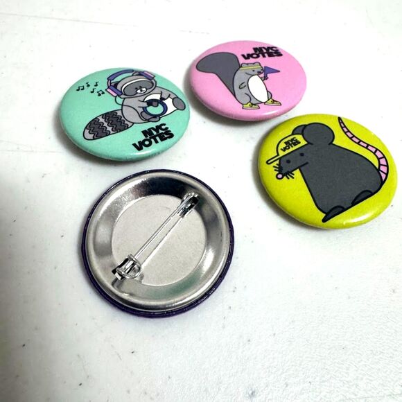 NYC Votes Collectible Pinback Set (4) 2025 New York City Mayoral Election - Picture 5 of 6